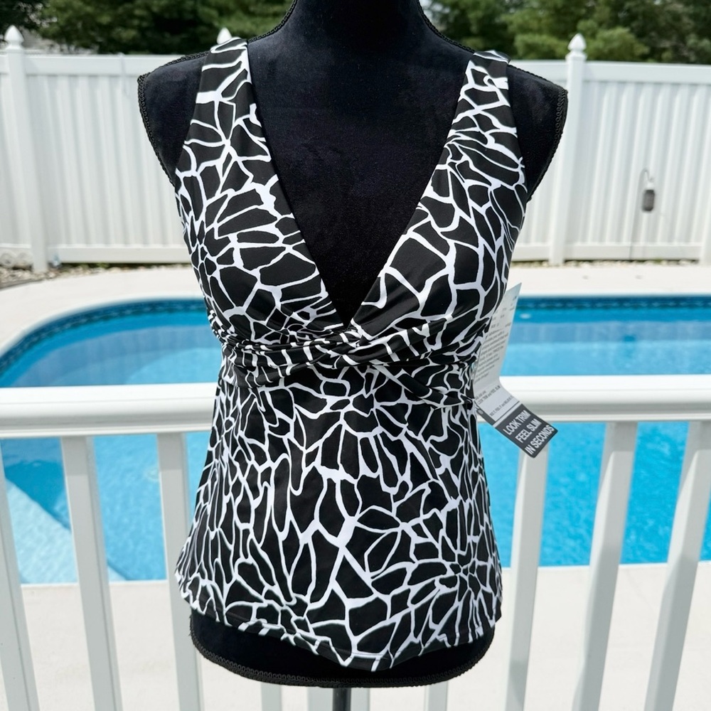 Trimshaper Knot Front Tankini Swim Top Women's 10 White Black Giraffe Print NEW